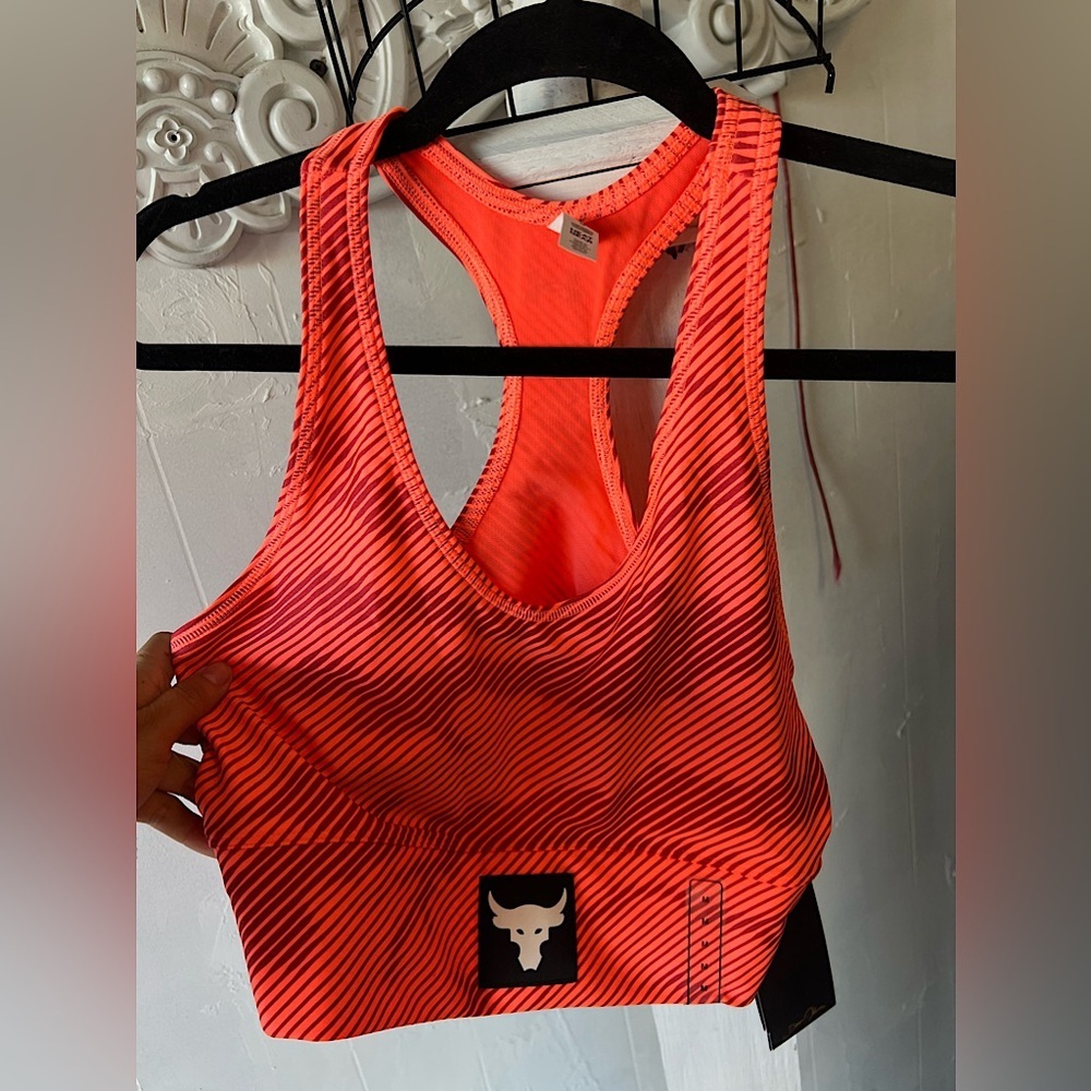 Compression/sports bra Under Armour